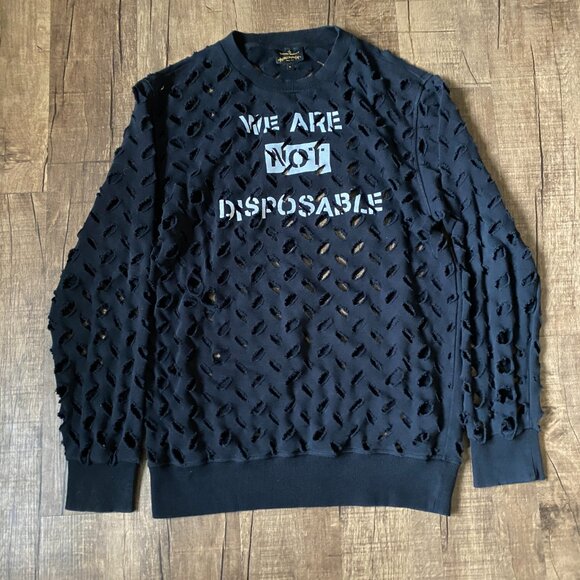 Vivienne Westwood Anglomania Sweatshirt "WE ARE NOT DISPOSABLE" in Black, XL - Picture 7 of 13